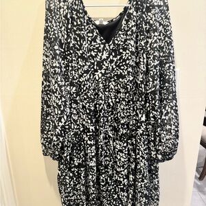 Time and Tru Black and White Long Sleeve Dress